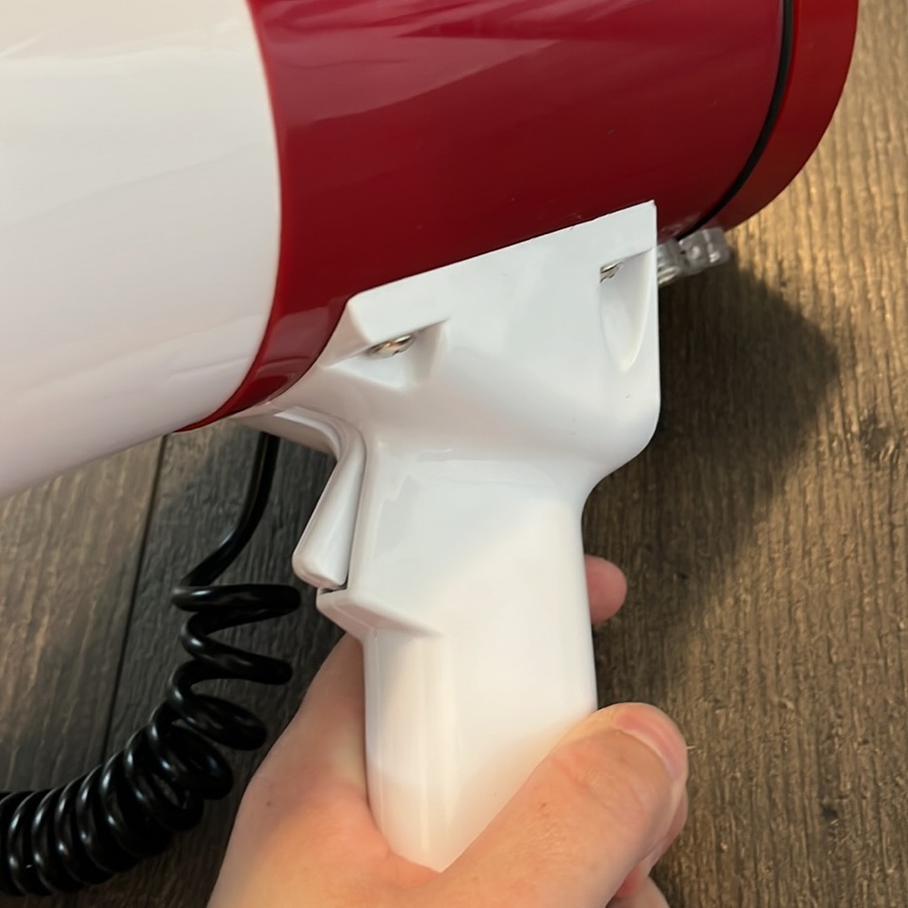 Megaphone - Picture 8 of 8